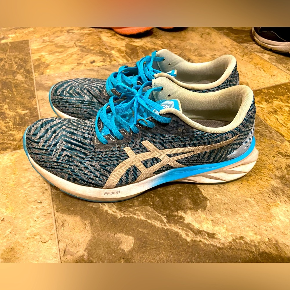 ASICS women’s size 9